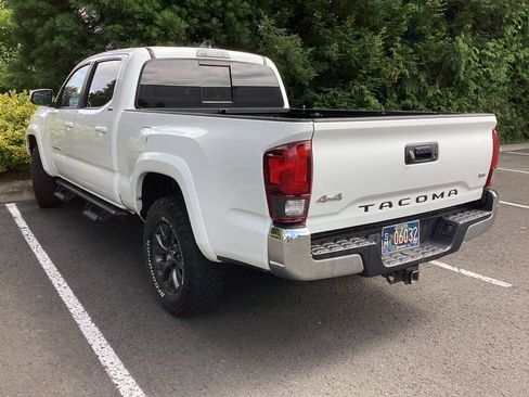 Used 2022 Toyota Tacoma SR5 AWD/4WD image 10