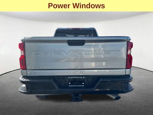 Used 2024 Chevrolet Silverado 2500 Custom w/ Custom Convenience Package image 12