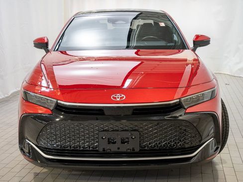 Used 2024 Toyota Crown Limited image 2