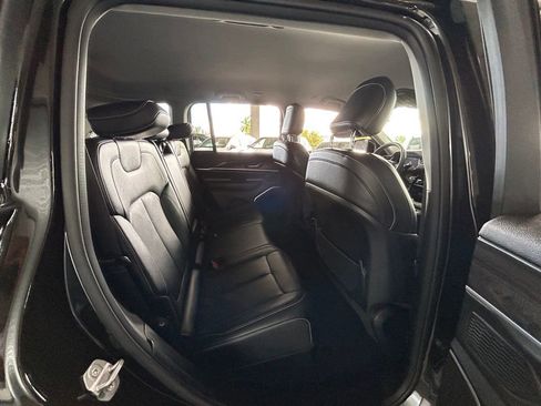 Used 2023 Jeep Grand Cherokee Limited image 36