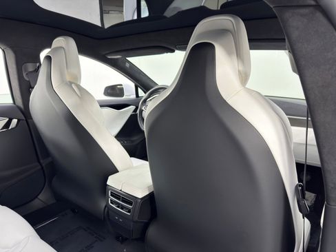 Used 2017 Tesla Model S 90D image 34