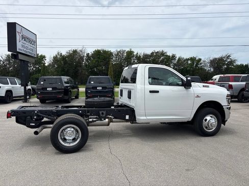 New 2026 RAM 3500 Tradesman w/ Chrome Appearance Group A AWD/4WD image 4