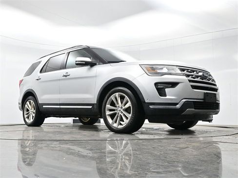 Used 2018 Ford Explorer Limited w/ Equipment Group 301A image 27