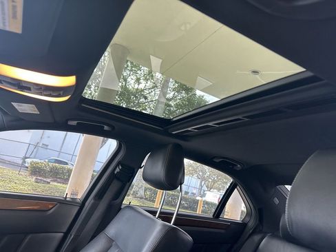 Used 2014 Mercedes-Benz E 550 4MATIC Sedan image 16