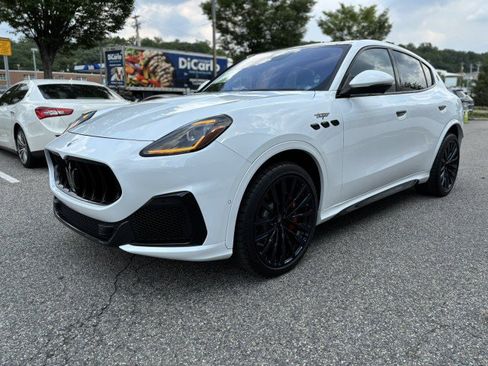 Certified 2024 Maserati Grecale Trofeo AWD/4WD image 1