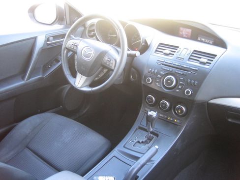 Used 2013 MAZDA MAZDA3 i Touring image 29