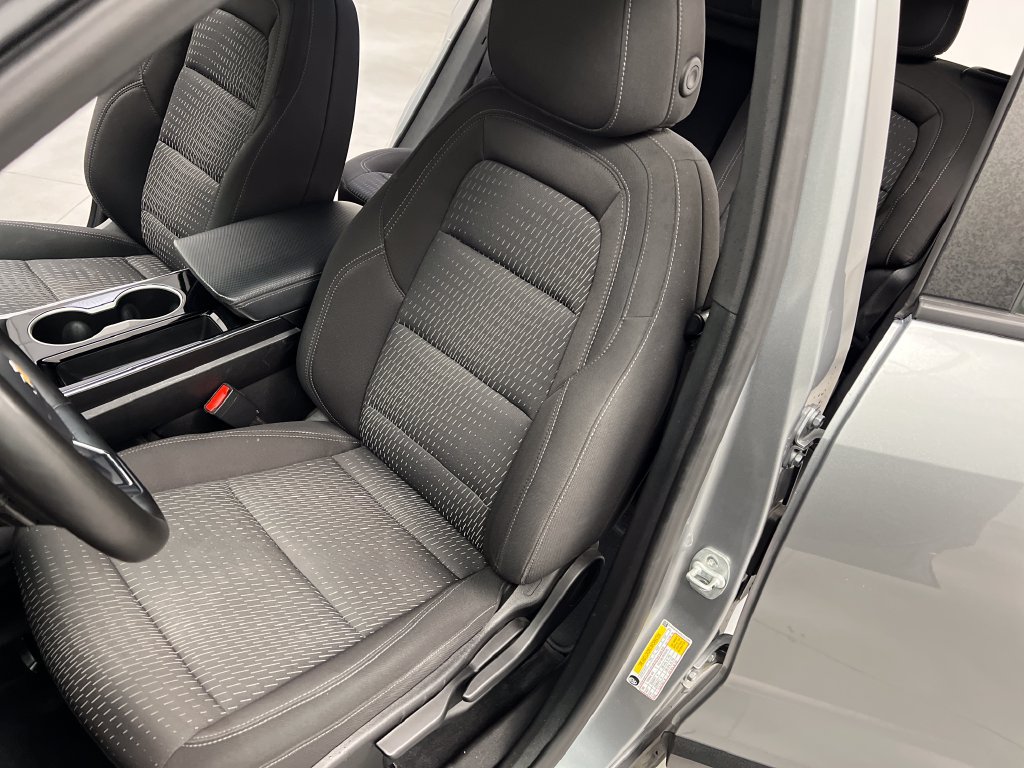 Used 2025 Chevrolet Equinox LT FWD image 11