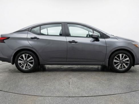 Used 2025 Nissan Versa SV image 11