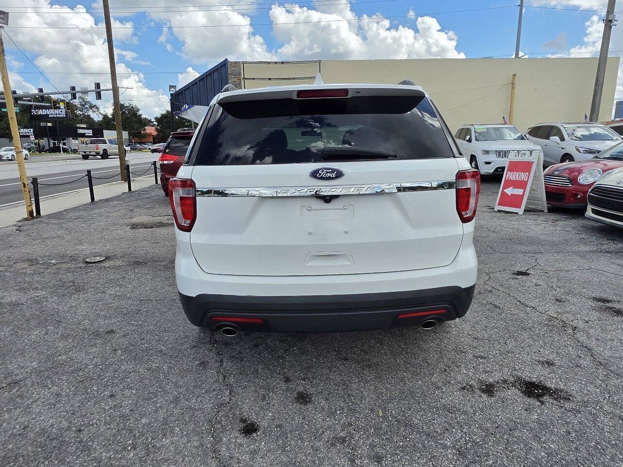 Used 2017 Ford Explorer FWD image 4