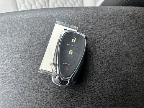 Used 2020 Chevrolet Equinox LS w/ LS Convenience Package image 18