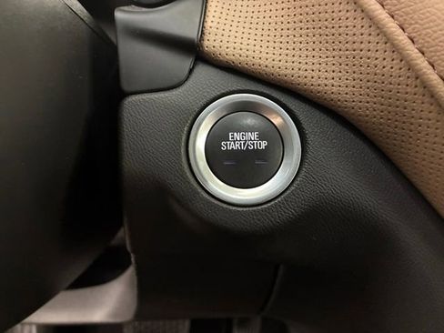 Used 2023 Chevrolet Equinox Premier AWD/4WD image 24