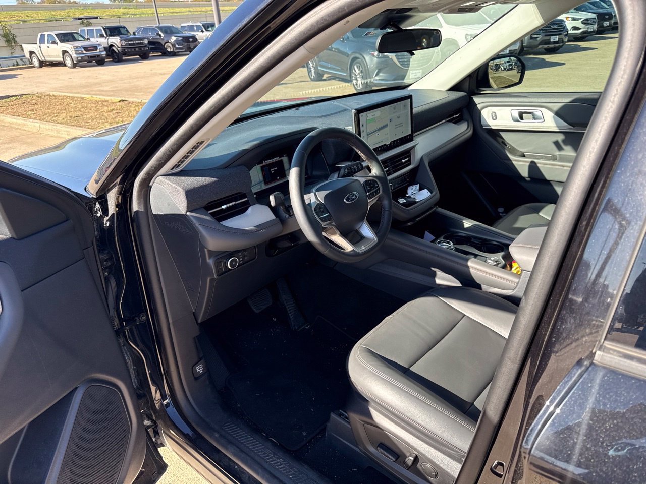 Used 2025 Ford Explorer Active w/ Active Comfort Package RWD image 20