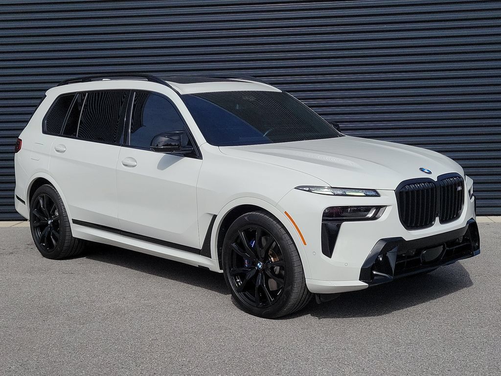 Used 2025 BMW X7 M60i AWD/4WD image 9
