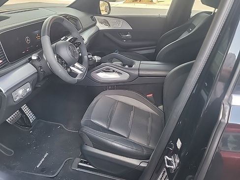 Used 2025 Mercedes-Benz GLS 63 AMG 4MATIC image 8