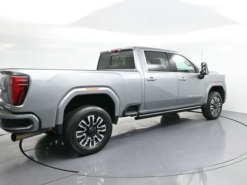 Used 2025 GMC Sierra 3500 Denali Ultimate AWD/4WD image 7