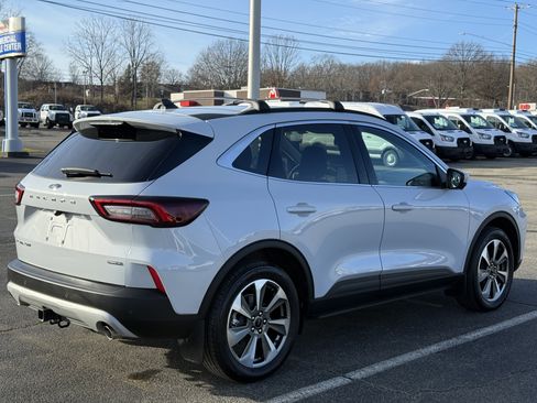Certified 2025 Ford Escape Platinum w/ Premium Technology Package image 2