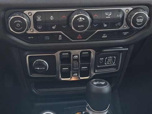 Used 2024 Jeep Wrangler Unlimited w/ Convenience Group image 14