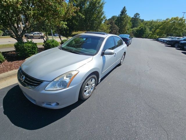Used 2011 Nissan Altima 2.5 SL w/ 2.5SL Pkg FWD image 3