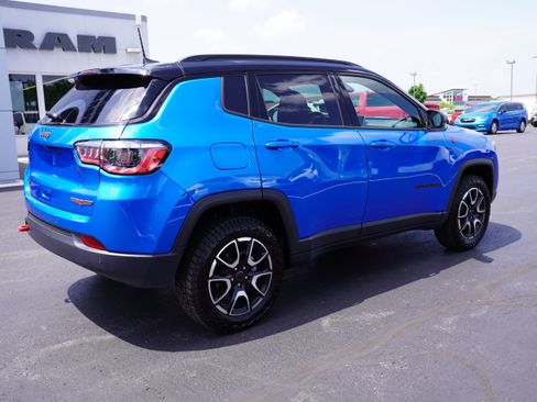 Used 2026 Jeep Compass Trailhawk AWD/4WD image 3