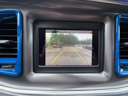 Used 2019 Dodge Challenger SXT image 17