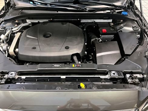 Used 2020 Volvo V60 T5 Cross Country AWD/4WD image 29