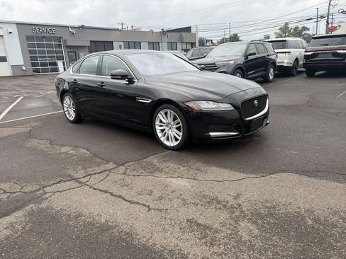 Used 2017 Jaguar XF Prestige AWD/4WD image 11