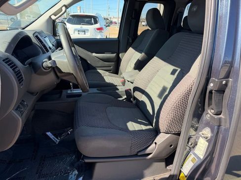 Used 2016 Nissan Frontier SV w/ SV Value Truck Package image 11