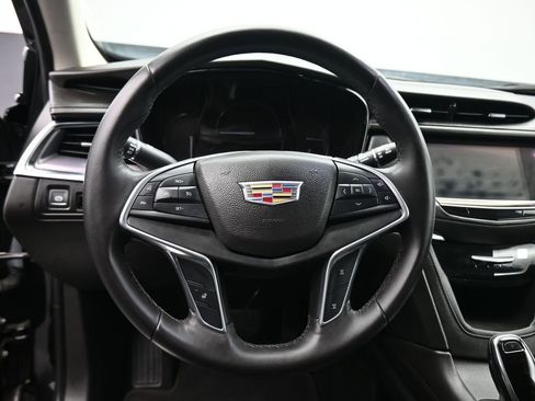 Used 2017 Cadillac XT5 Luxury w/ LPO, Wheel Lock Package image 16