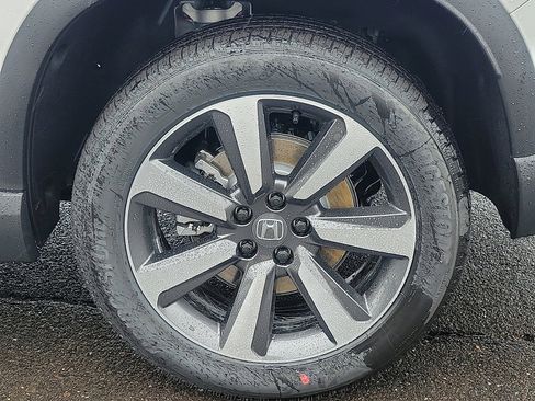 New 2025 Honda Pilot Touring image 5