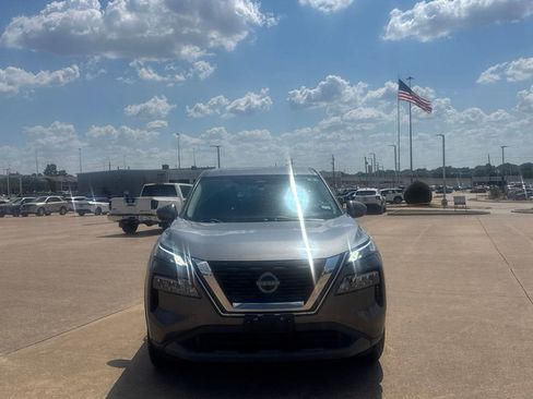 Used 2023 Nissan Rogue SV FWD image 5