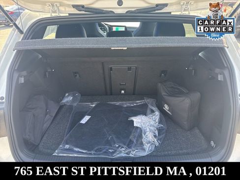 Used 2024 Volkswagen Golf R image 18