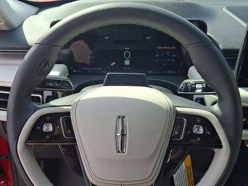 New 2026 Lincoln Aviator AWD w/ Jet Appearance Package image 9