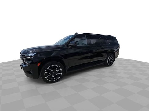 Used 2023 Chevrolet Suburban RST w/ Luxury Package AWD/4WD image 4