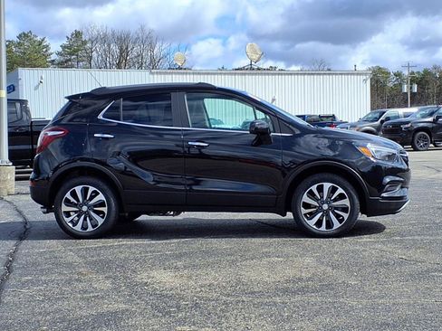 Used 2022 Buick Encore Preferred w/ Safety Package image 2