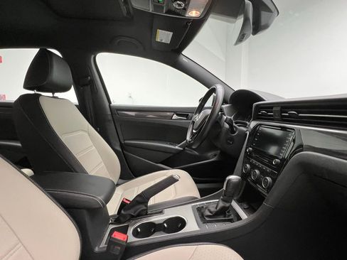 Used 2021 Volkswagen Passat 2.0T R-Line image 6