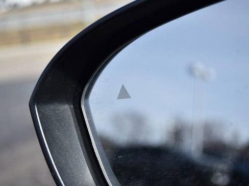 Used 2024 Nissan Rogue SV image 9