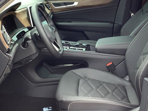 New 2025 Volkswagen Atlas SE FWD image 21