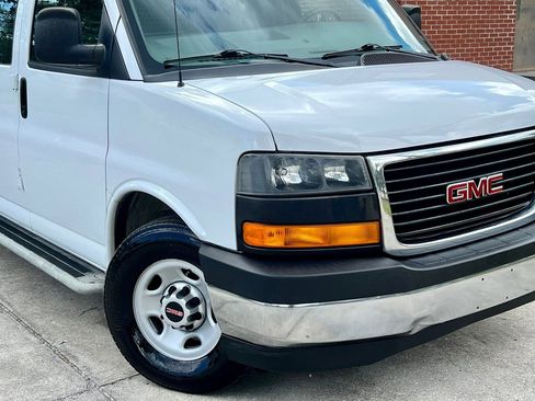 Used 2017 GMC Savana 2500 image 25