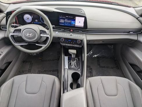 Used 2024 Hyundai Elantra SEL FWD image 14