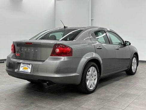 Used 2012 Dodge Avenger SE image 2