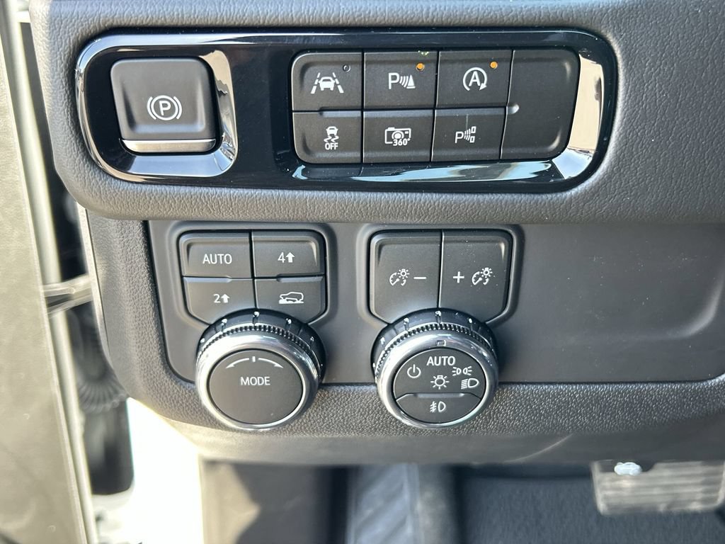 New 2026 GMC Yukon Denali AWD/4WD image 18