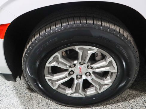 Used 2022 GMC Yukon XL SLE image 11