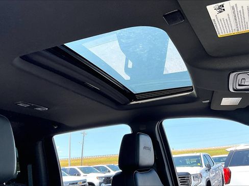 Used 2025 GMC Sierra 2500 AT4 w/ AT4 Premium Plus Package AWD/4WD image 17