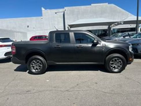 Used 2022 Ford Maverick XLT FWD image 2