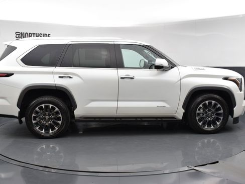 Used 2025 Toyota Sequoia Limited image 5