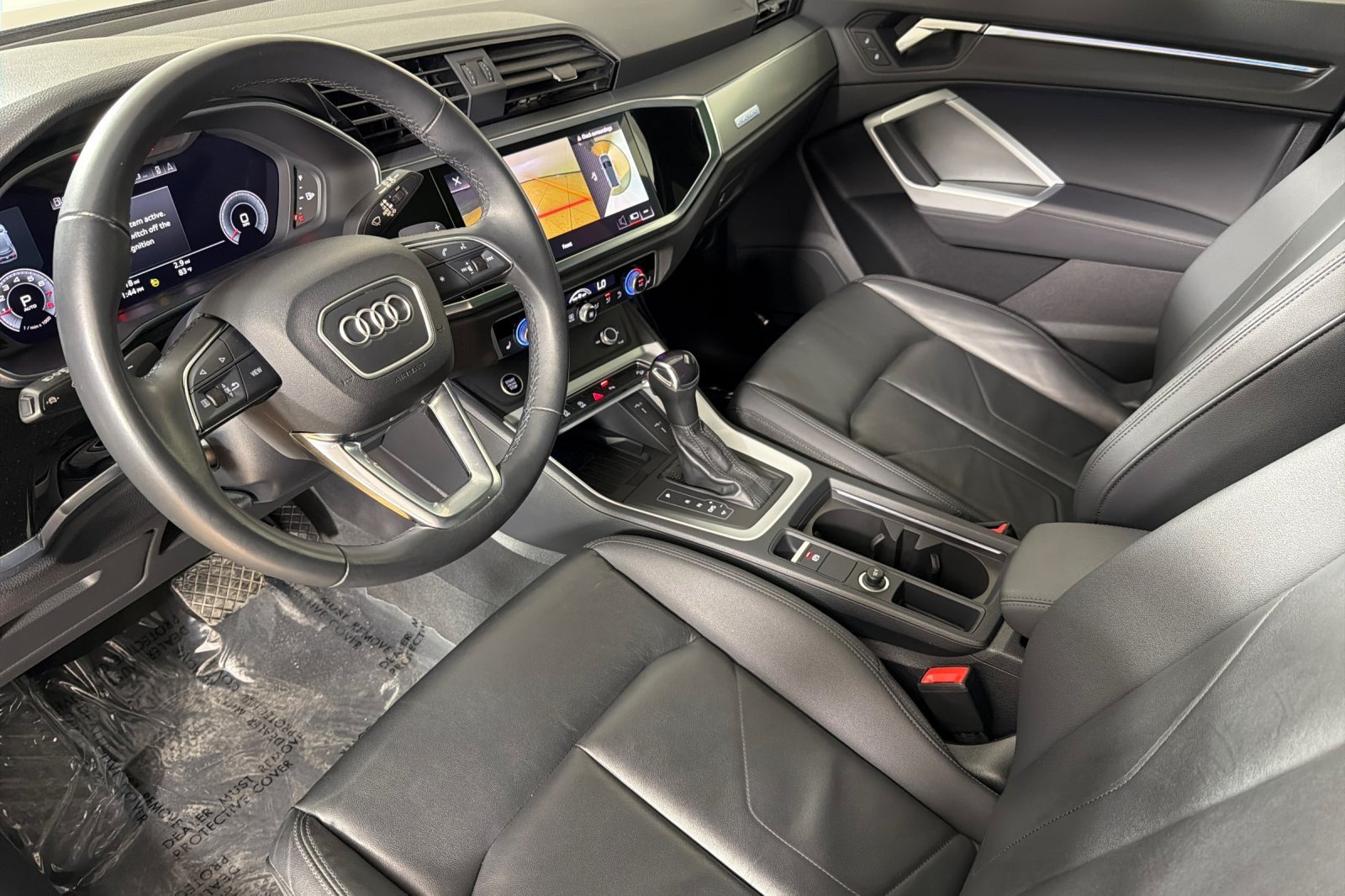 Used 2023 Audi Q3 2.0T Premium Plus w/ Premium Plus Package AWD/4WD image 9