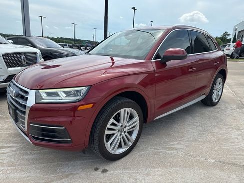 Used 2018 Audi Q5 2.0T Premium Plus w/ Premium Plus Package AWD/4WD image 2