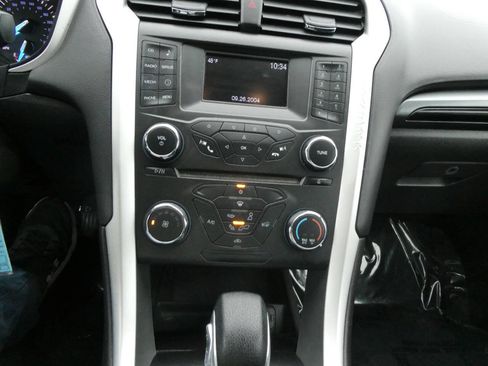 Used 2016 Ford Fusion SE w/ Equipment Group 201A image 16