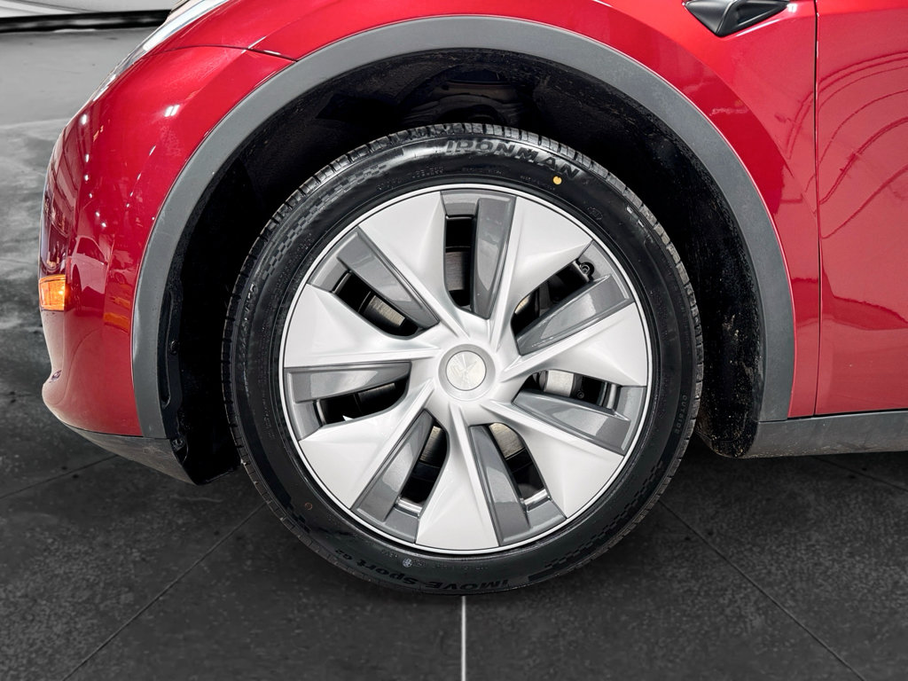 Used 2024 Tesla Model Y Long Range AWD/4WD image 29
