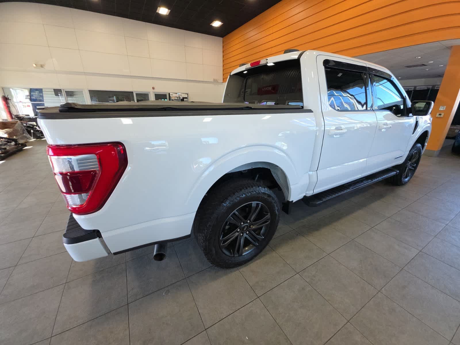 Used 2021 Ford F150 Lariat w/ Equipment Group 502A High AWD/4WD image 6